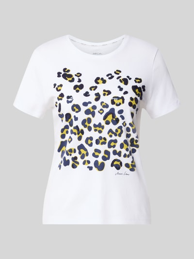 Produktfoto, T-Shirt mit Pailettenbesatz van Marc Cain in wit met dierenprint, getailleerd, katoenmix, ronde hals, logoprint, ruglengte maat 36: 48 cm