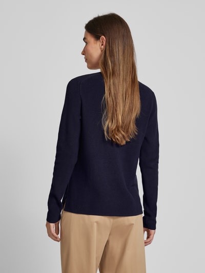 Christian Berg Woman Gebreide pullover met afgeronde V-hals Donkerblauw - 5