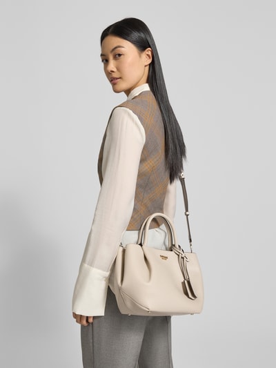 Guess Handtasche mit Logo-Applikation Modell 'Amorette' Stein 1