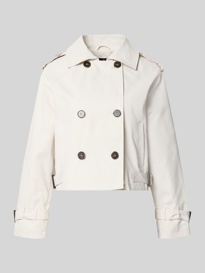 Produktfoto, Trench Jacke mit doppelreihiger Knopfleiste und Umlegekragen von monari in Creme, Gerader-Schnitt, Schulterriegel, Seitliche Eingrifftaschen, Riegel an Saum und Ärmelabschluss, Rückenlänge 44 cm, Schulterbreite 46 cm, Brustweite 51 cm, Ärmellänge 58 cm, glatte Textur