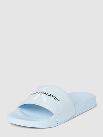 Calvin Klein Jeans Slides mit Label-Print Hellblau 2