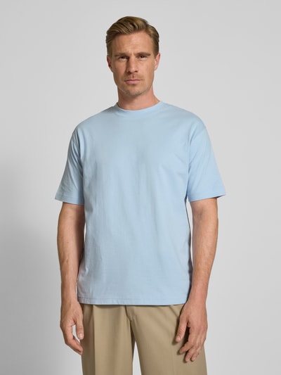 MCNEAL Loose Fit T-Shirt mit Rundhalsausschnitt Hellblau 4