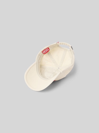 Produktfoto, Basecap mit Label-Stitching von Diesel aus reiner Baumwolle in Offwhite mit verstärktem Schirm und verstellbarem Verschluss