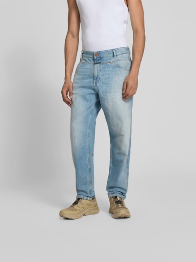 Closed Straight Fit Jeans mit Logo-Patch Hellblau 4