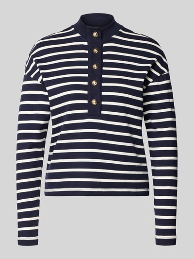 Produktfoto, Ringel Polo Shirt mit Schmuckknopf von Christian Berg Woman, dunkelblau-weiß gestreift, gerippter Stehkragen, Lockerer-Schnitt, Rückenlänge 52 cm bei Größe S.