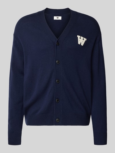 Wood Wood Strickjacke aus Lammwolle mit V-Ausschnitt Modell 'Tay' Marine 2