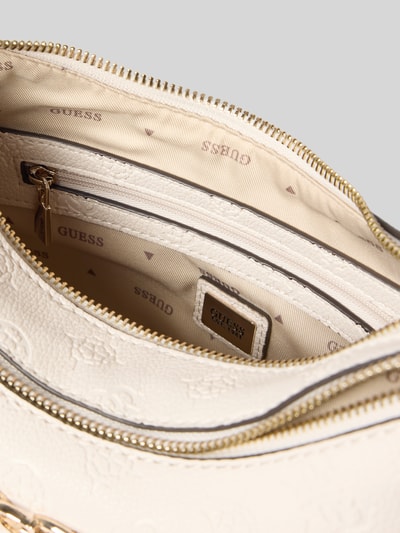 Produktfoto, Shoulder Bag in Leder-Optik mit Logo-Detail Modell 'Anise' von Guess, geteiltes Hauptfach mit Reißverschluss, Innenfutter mit Markenlogo, Beige- und Goldtöne, Textur mit erhabenen Logos, Maße: 30 cm Breite, 19 cm Länge, 8 cm Tiefe, Länge Schulterriemen 52 cm