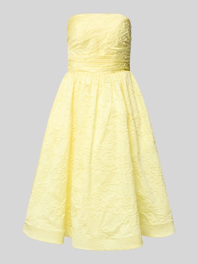 Produktfoto, Minikleid mit floralem Allover-Stitching von Hey Kyla in Gelb, taillierte und ausgestellte Passform, strukturierte Textur, schulterfrei