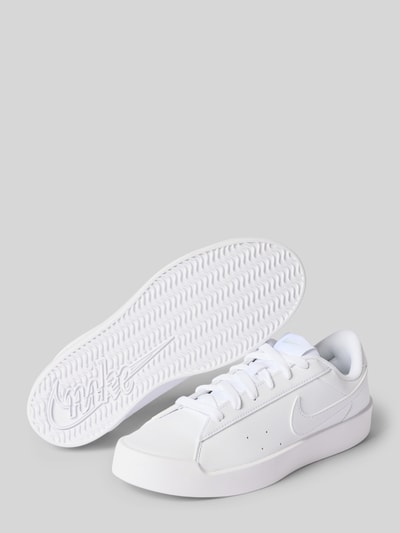 Produktfoto, Sneaker mit Logo-Detail von Nike in Weiß mit glatter Oberfläche und strukturierter Sohle, Damen Sneaker von Nike