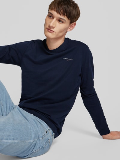 Tommy Jeans Slim Fit Longsleeve mit Label-Print Marine 3