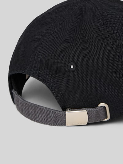Produktfoto, Base Cap mit Logo-Stitching von CK Calvin Klein, czarna bawełna, wyhaftowane logo, curved visor, regulowane zapięcie strapback