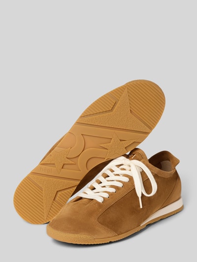 Produktfoto, Sneaker aus echtem Leder mit Logo-Detail von Högl in Braun mit abgerundeter Passform, Schnürverschluss und profilierter Sohle, Absatzhöhe 2 cm, Schafthöhe 7 cm, Schaftweite 7 cm, glatte Textur und sichtbares Logo-Detail
