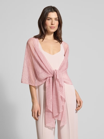 Vrouwenmodel draagt Stola uit vloeiende stof van Vera Mont met structuurpatroon en semi-transparante look, vooraanzicht bovenlichaam.
