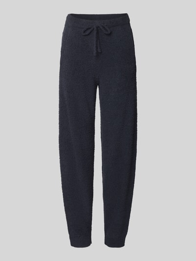 Produktfoto, Jogpants mit elastischem Bund von Jake*s Casual, mieszanka materiałów z dodatkiem wiskozy, krój regular fit, elastyczny pas, wpuszczane kieszenie, szerokość w rozmiarze S: 39 cm, długość wewnętrzna nogawki w rozmiarze S: 70 cm