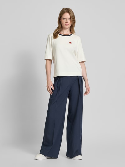 Marc Cain Relaxed Fit T-Shirt aus Viskose mit Label-Patch Offwhite 1