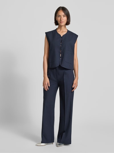 LOLLYS LAUNDRY Wide Leg Anzughose mit Bundfalten Modell 'Tyler' Dunkelblau 1