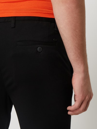 New in Town Slim Fit Bundfaltenhose mit Logo-Applikation Modell 'Dave' Black 3