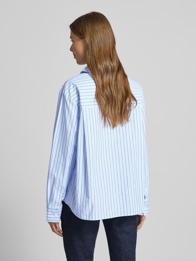 Samsøe Samsøe Relaxed Fit Hemdbluse mit V-Ausschnitt Modell 'SATOLINA' Hellblau 5