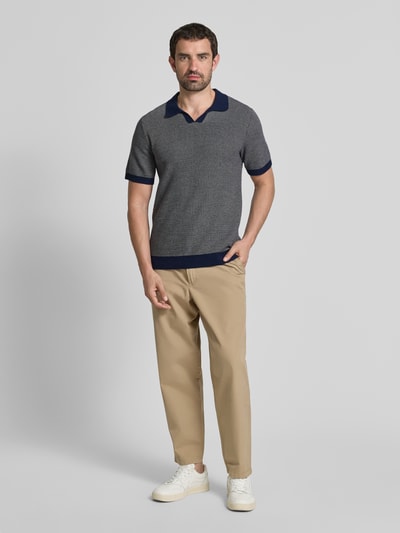 Jack & Jones Premium Regular Fit Poloshirt mit V-Ausschnitt Modell 'CEASTON' Dunkelblau 1