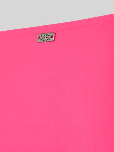 Produktfoto, Slim Fit Bikini-Hose mit Zierbesatz Modell 'ONYTA' von Banana Moon, elastischer Material-Mix in Pink, glatte Struktur