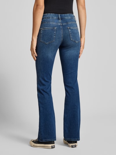 Only Jeansy o rozkloszowanym kroju z mieszanki bawełny model ‘BLUSH’ Jeansowy niebieski 5