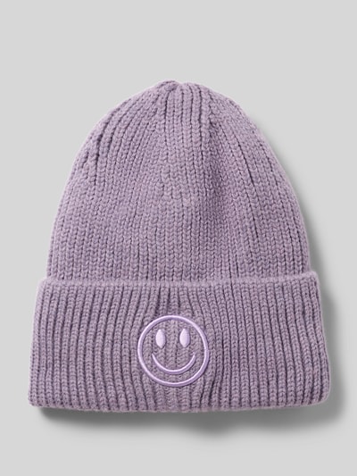 Produktfoto, Mütze mit Motiv-Stitching Modell 'Smiley Hat' von Kurt Beines in Flieder, breiter Umschlag, Struktur aus Material-Mix, Damen Mütze