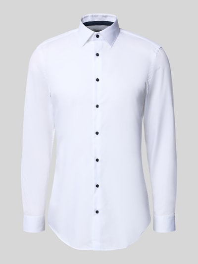 Produktfoto, Slim Fit Business-Hemd mit Kentkragen von Jake*s in Weiß, reine Baumwolle, Knopfleiste, glatte Textur, schlichte Form