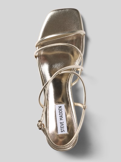 Produktfoto, Sandaletten mit Keilabsatz Modell 'Remmi' von Steve Madden in Gold, Abgerundete-Spitze, Riemen mit Dornschließe, glatte Sohle, Absatzhöhe 6 cm bei Größe 40.