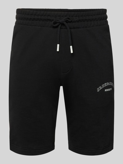 Produktfoto, Shorts mit Logo-Print Modell 'GORDON' von Jack & Jones aus schwarzem Baumwoll-Mix, Relaxed-Fit, elastischer Bund mit Kordelzug, strukturierte Oberfläche, Bundweite 42 cm, Innenbeinlänge 25 cm, Herren Shorts.