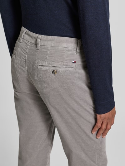 Tommy Hilfiger Spodnie sztruksowe z prostą nogawką z mieszanki bawełny model ‘DENTON’ Średnioszary 3