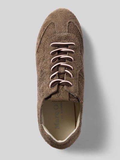 Productfoto, Sneaker met gestructureerd oppervlak model 'Fabiana 4' van Marc O'Polo, Dames sneakers, bruin suède, detail van bovenaf