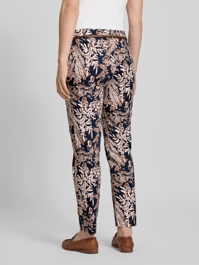 Christian Berg Woman Spodnie materiałowe o kroju slim fit z paskiem Ciemnoniebieski 5