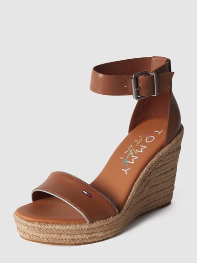 Tommy Jeans Wedges aus Leder Cognac 2