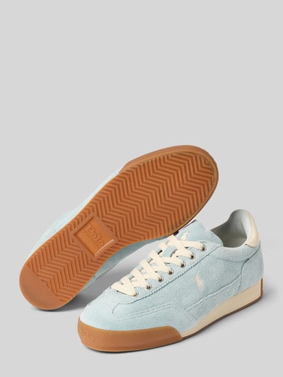 Produktfoto, Sneaker aus echtem Rindsleder von Polo Ralph Lauren für Damen in Hellblau mit heller Sohle und strukturierter Oberfläche