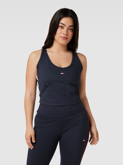 Tommy Hilfiger Curve Top krótki PLUS SIZE z detalem z logo Granatowy 4