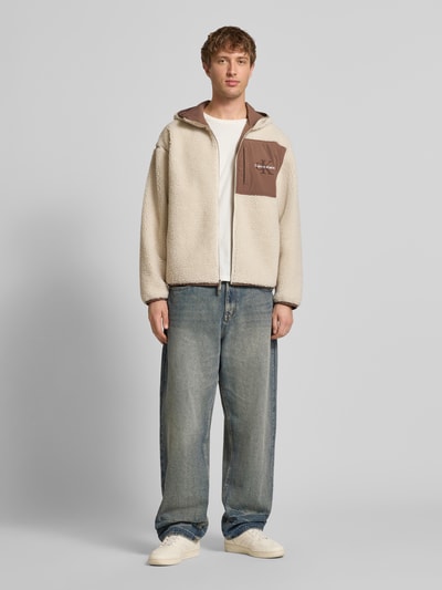 Calvin Klein Jeans Kurtka z polaru o kroju regular fit z kieszenią na piersi model ‘Sherpa’ Złamany biały 1