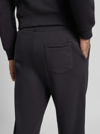 MCNEAL Regular Fit Sweatpants mit elastischen Beinabschlüssen Black 3