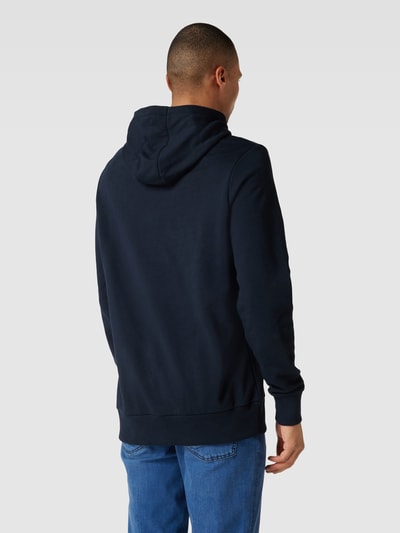 Lyle & Scott Hoodie met labelstitching, model 'Archiv Embroidered' Marineblauw - 5