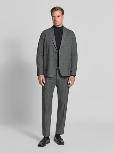 Männermodel trägt grijze Anzughose met persplooien Model 'salto' van CINQUE, regular fit, materiaalmix met viscose, achterzakken, bandwijdte 46 cm, binnenbeenlengte 77 cm, geheelvooraanzicht