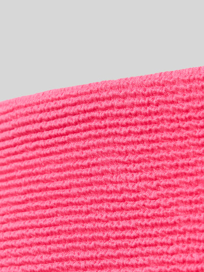 Produktfoto, Bikini-Slip mit Strukturmuster von Jake*s Casual in kräftigem Pink, Material-Mix mit Stretch-Anteil, elastischer Bund, körpernahe Passform