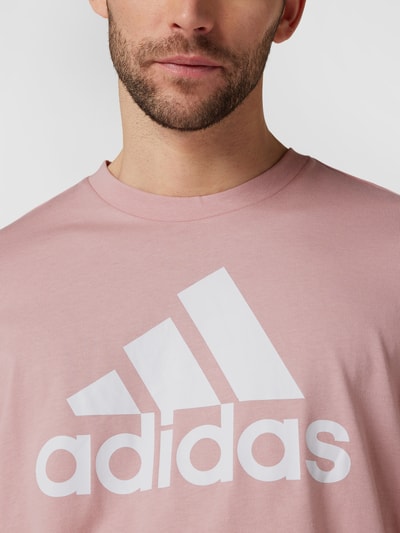 ADIDAS SPORTSWEAR T-Shirt mit Label-Print Mauve 3