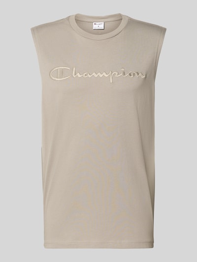 Produktfoto, Top mit Label-Stitching und Rundhalsausschnitt von CHAMPION in Beige, Reine Baumwolle, Regular-Fit, Rückenlänge 71 cm bei Größe M.