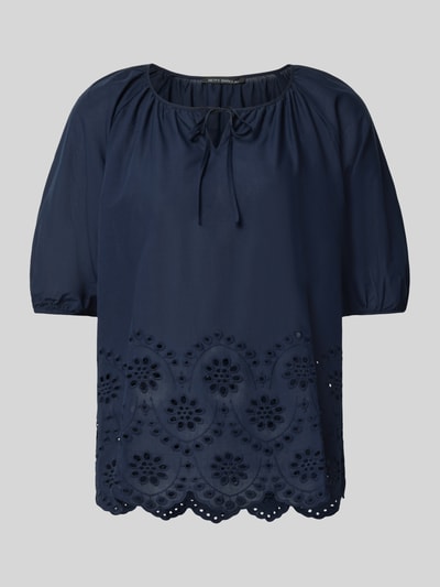 Produktfoto, Regular Fit Kurzarmbluse aus reiner Baumwolle von Betty Barclay in Dunkelblau mit Lochstickerei und floralen Mustern. Damen Kurzarmbluse von Betty Barclay