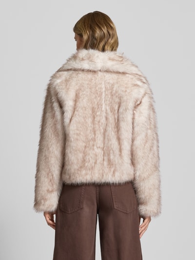 Only Kurtka ze sztucznego futra o kroju relaxed fit zapięcie na haftkę model ‘DAWN LIFE’ Écru 5