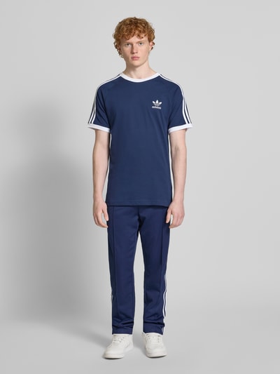 adidas Originals T-Shirt mit Label-Stitching Marine 1