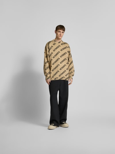 VETEMENTS Oversized Wollpullover mit Stehkragen Taupe 1