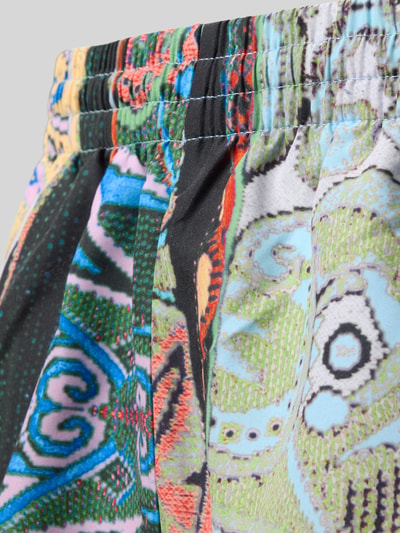 Produktfoto, Badehose mit Gesäßtasche von COLUCCI in buntem Muster mit Elastikbund und seitlichen Eingrifftaschen, Loose-Fit, Textilstruktur