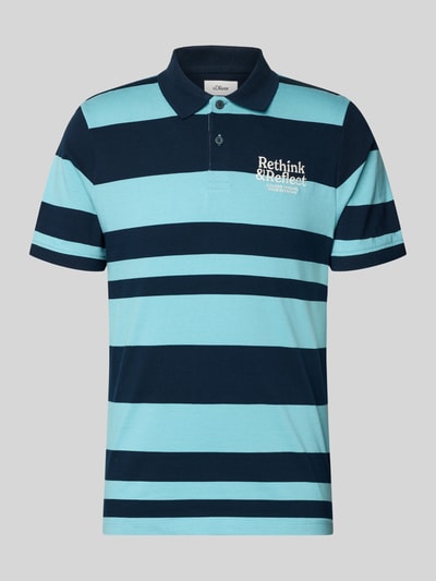 Produktfoto, Regular Fit Poloshirt aus reiner Baumwolle von s.Oliver RED LABEL in Two-Tone-Optik, gestreift, Piqué-Textur, Label-Stitching Applikation.