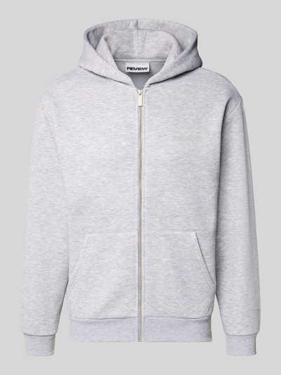 Produktfoto, Sweatjacke mit Känguru-Tasche von REVIEW in Hellgrau, Baumwoll-Mix, Relaxed-Fit, Reißverschluss, strukturierte Oberfläche