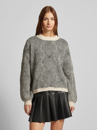 Pieces Loose Fit Strickpullover mit abstraktem Strickmuster Modell 'JENNA' Hellgrau 4